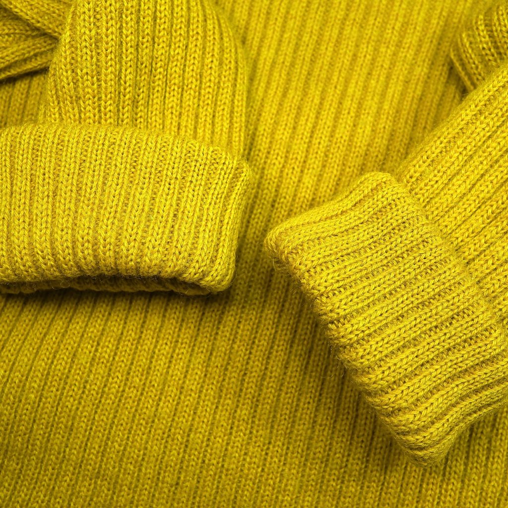sweater-3124635_1920